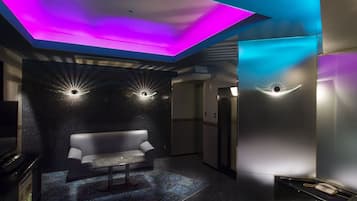 Deluxe-Suite, 1 Schlafzimmer, Sauna | 1 Schlafzimmer, kostenloses WLAN, Bettwäsche