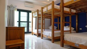 Bed in 6-Bed Mixed Dorm | 1 bedroom, free WiFi