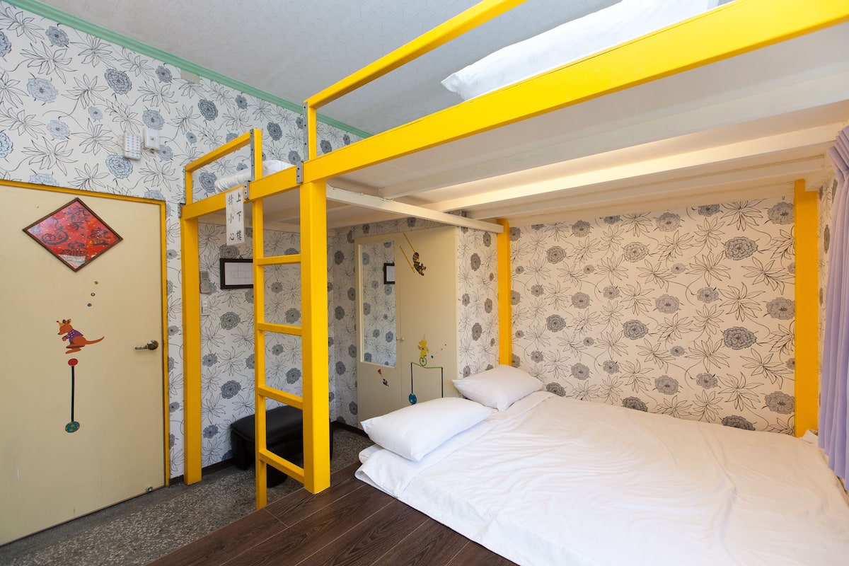 Junior Quadruple Room, Multiple Beds | 1 bedroom, soundproofing, free WiFi, bed sheets