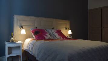 Romantic Double Room | Cribs/infant beds, rollaway beds, free WiFi, bed sheets