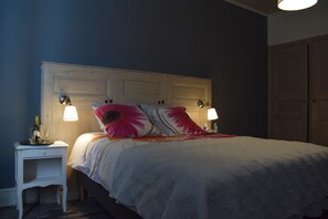 Habitación romántica doble | Cunas (de pago), camas supletorias, wifi gratis y ropa de cama