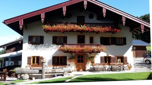 Exterior - Alm1 apartment 47sqm, balcony, 2 bedrooms, living room, WLAN, max 4 pers. (Ruhpolding)