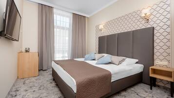 Standard Double Room | Hypo-allergenic bedding, minibar, in-room safe, desk