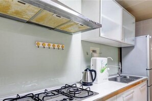 Premium-Doppelzimmer | Eigene Kochnische | Kühlschrank, Mikrowelle, Kochgeschirr/Geschirr/Besteck