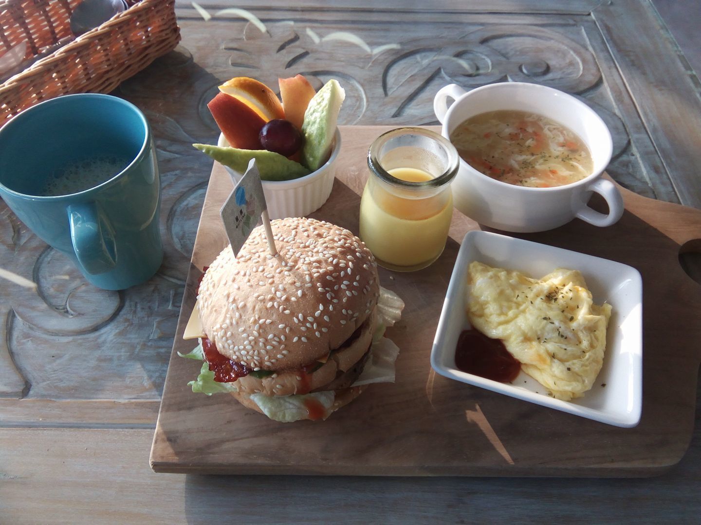free daily cooked-to-order breakfast