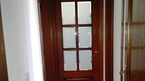 Apartamento, 2 quartos | Comodidades do quarto