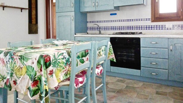 Apartamento, 2 quartos | Opções para refeição no quarto