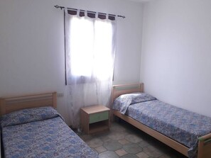 Apartment, 2 Bedrooms | 2 bedrooms, cots/infant beds - La Maddalena 3 - Tra Tentro e Caprera (La Maddalena)