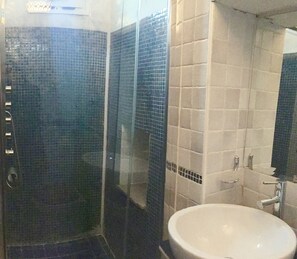 Apartment, 1 Schlafzimmer | Badezimmer | Dusche, Regendusche
