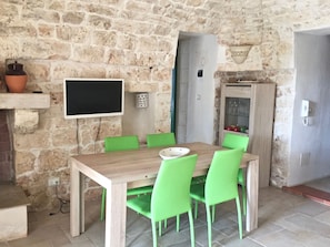 Appartement, 1 chambre | Repas dans la chambre