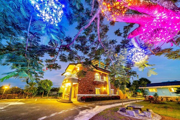 Exterior - Rainbow Garden B&B (Dongshan)