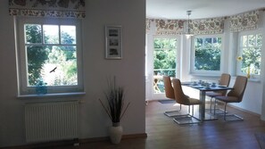 Unclassified image, 2 of 19, button