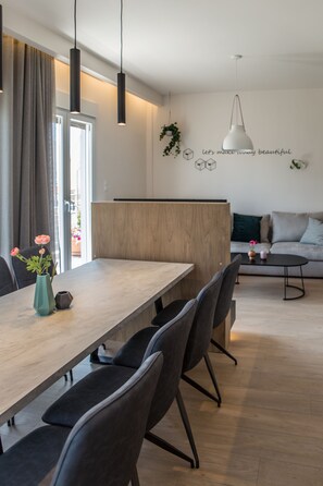 Deluxe Apartment, 4 Bedrooms, Terrace, City View | Living area