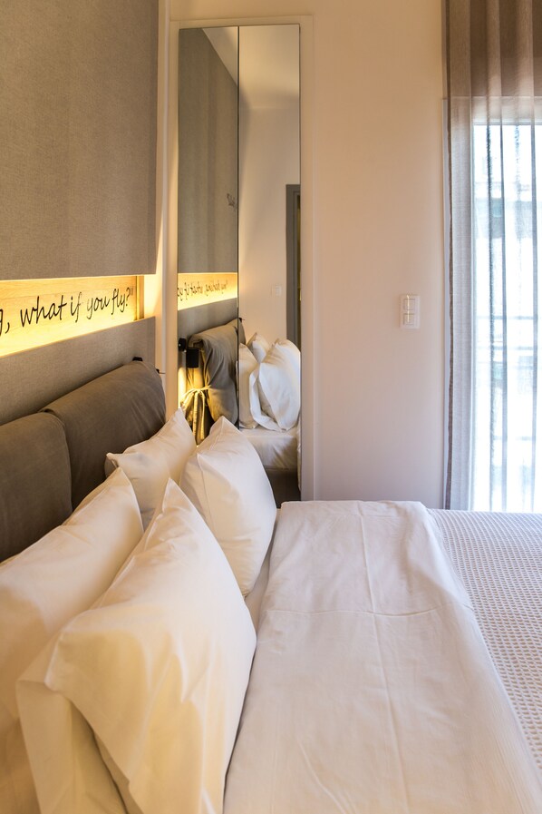 Deluxe Apartment, 4 Bedrooms, Terrace, City View | 4 bedrooms, hypo-allergenic bedding, in-room safe