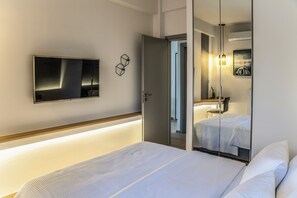 Deluxe Apartment, 4 Bedrooms, Terrace, City View | 4 bedrooms, hypo-allergenic bedding, in-room safe