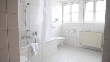 Comfort Double or Twin Room | Bathroom | Free toiletries, hair dryer, towels