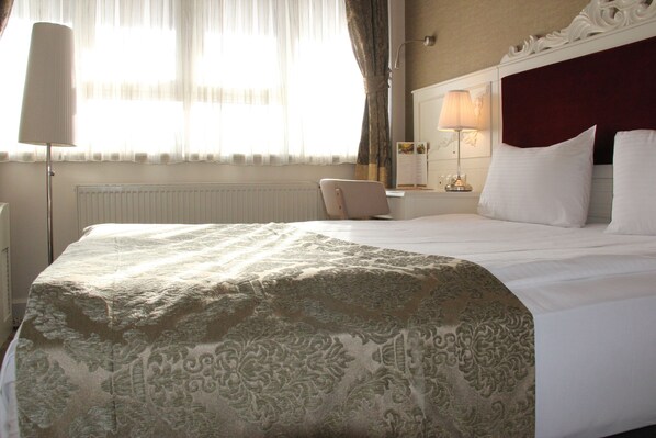 Kamar Deluks | Minibar, brankas, meja kerja, dan Wi-Fi gratis