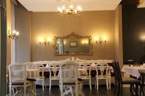Lobby sitting area - Grand Hitit (Erzurum)