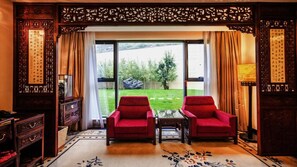 Deluxe Twin Room | Down comforters, pillowtop beds, minibar, in-room safe - Imperial Palace Hotel (Chengde)