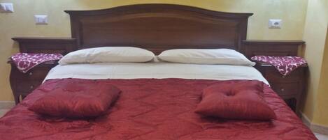 In-room safe, desk, rollaway beds, free WiFi