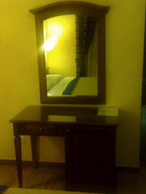Double Room | Room amenity - Pitagora House (Rome)