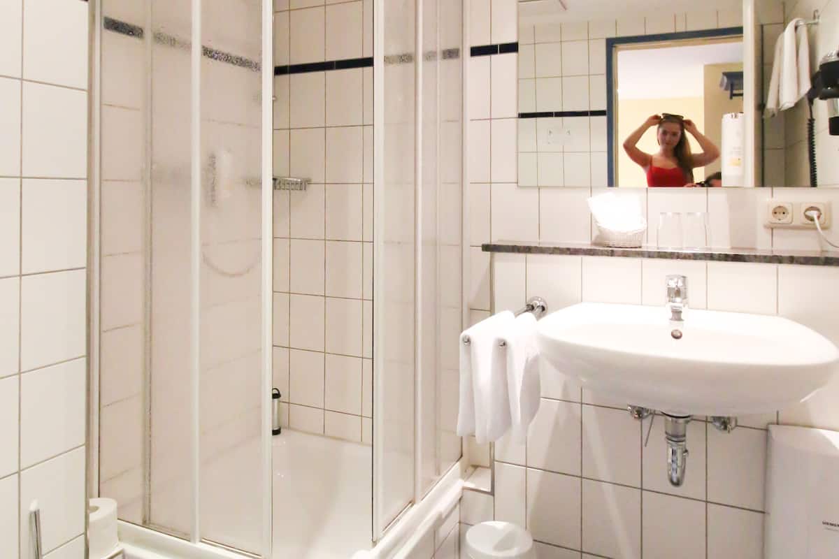 flat-screen tv, books