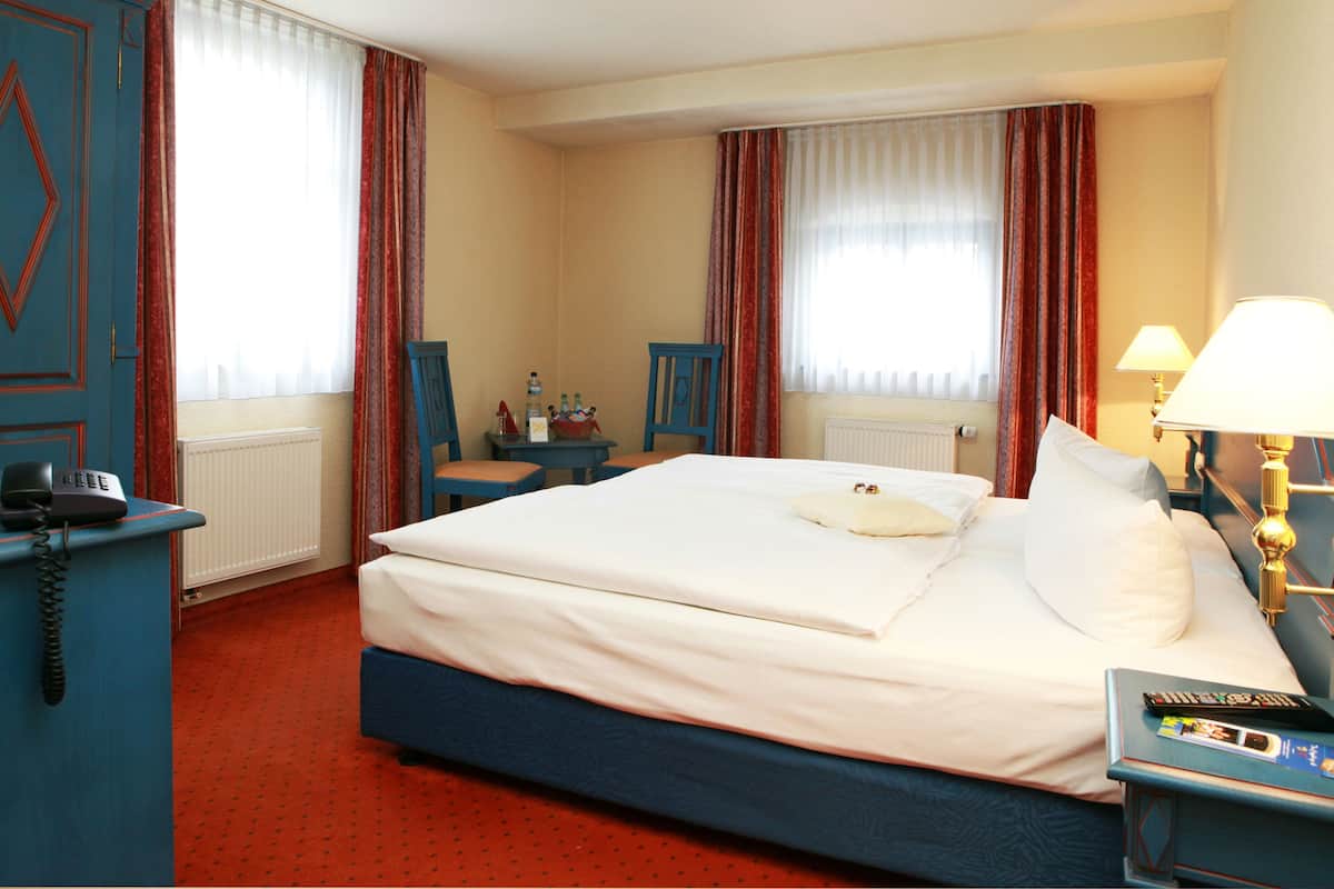 Standard Double Room, Non Smoking (Bergmann) | Premium bedding, blackout drapes, iron/ironing board, bed sheets