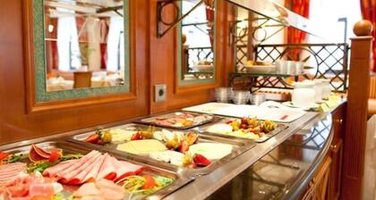 Hotel WeiĂes RoĂ Marienberg