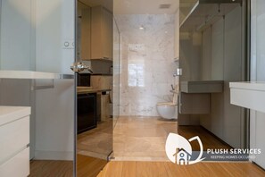 City Apartment, 2 Bedrooms | Bathroom | Shower, free toiletries, towels - Platinum Suites by Plush (Kuala Lumpur)