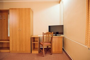 Classic Single Room, 1 Twin Bed | Desk, blackout drapes, free WiFi, bed sheets - Hotel Park (Cakovec)