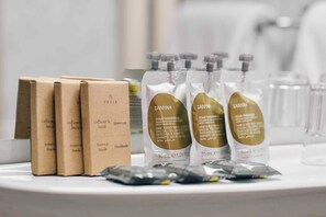 Economy Single Room | Bathroom | Free toiletries, towels - Hotel Park (Cakovec)