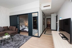 City Single Room | 1 bedroom, desk, iron/ironing board, free WiFi
