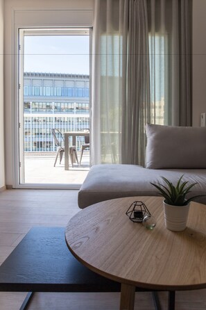 Luxury Penthouse, 4 Bedrooms, Hot Tub, City View | Living area - The Athens Luxury (Athens)