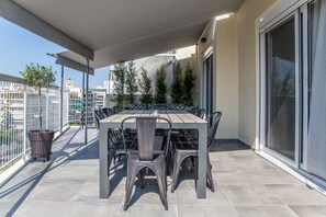 Penthouse de lujo, 4 habitaciones, hidromasaje, vista a la ciudad | Balcón