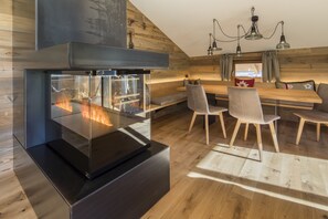 Full-sized fridge, microwave, oven, stovetop - Haus Sonnblick Penthouse-Lodge (Reith im Alpbachtal)