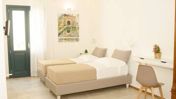 Premium Room | Desk, soundproofing, free cribs/infant beds, free WiFi