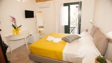 Bureau, chambres insonorisées, lits bébé (gratuits), Wi-Fi gratuit