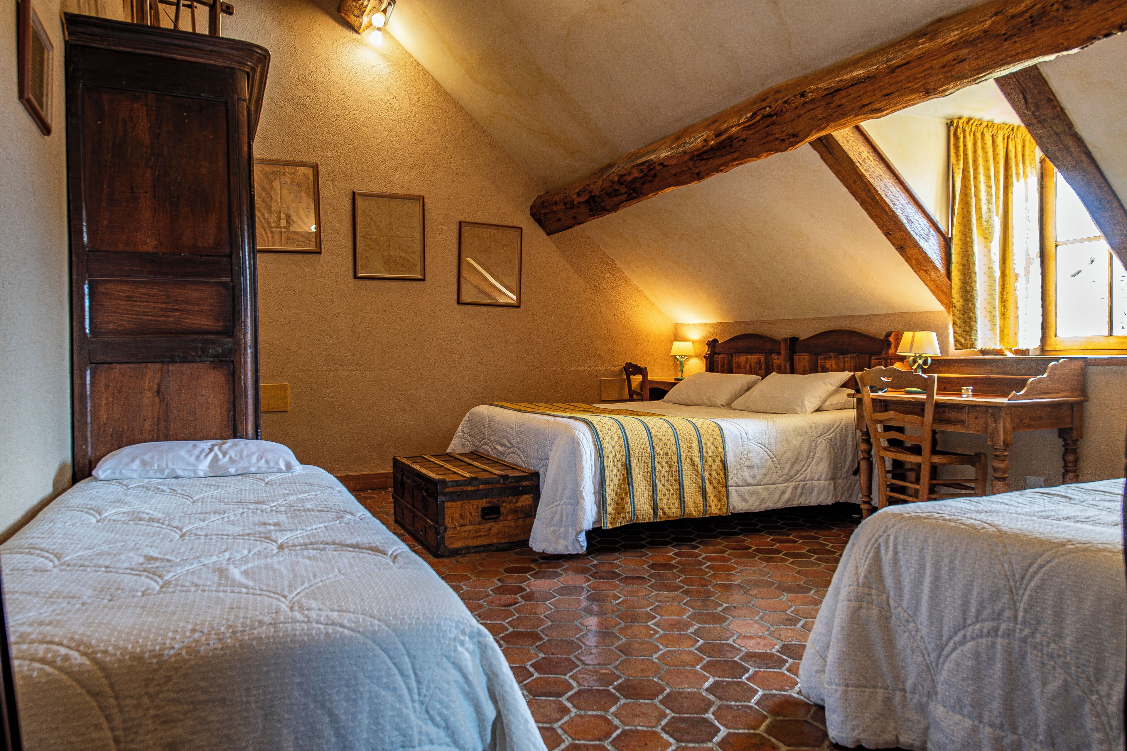 la dentellière room | 1 bedroom, premium bedding, individually decorated