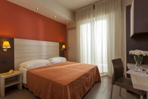 Basic-Doppel- oder -Zweibettzimmer