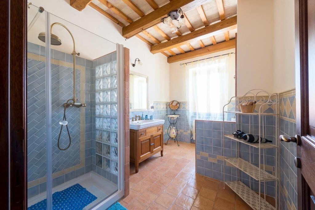 Shower, free toiletries, hair dryer, bathrobes