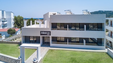 Madison Boutique - view 2