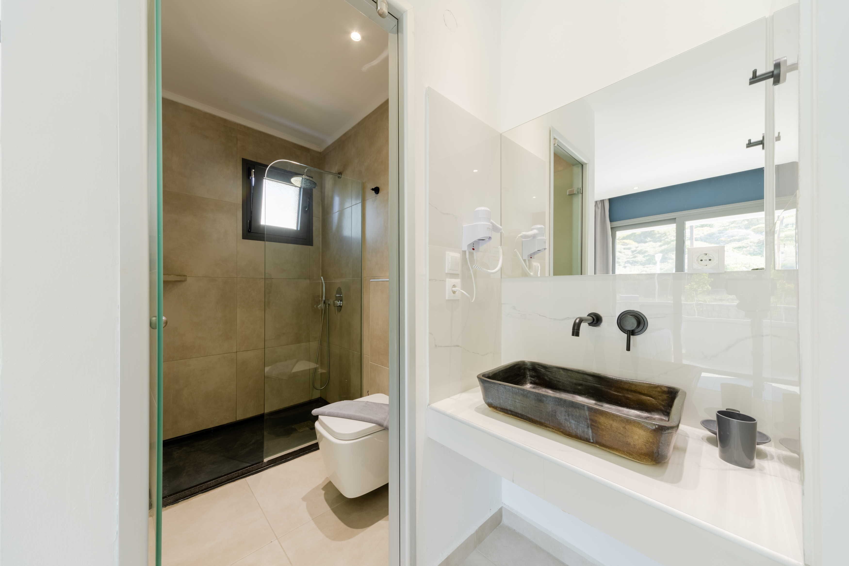 deluxe double or twin room, 1 bedroom | bathroom | shower, free toiletries, hair dryer, slippers