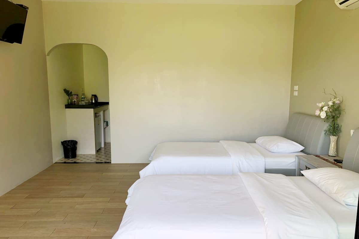 Basic Twin Room, 2 Twin Beds, Refrigerator | Free WiFi, bed sheets