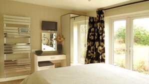 Unclassified image, 2 of 20, button - The Villa Holiday Cottage (Neston)