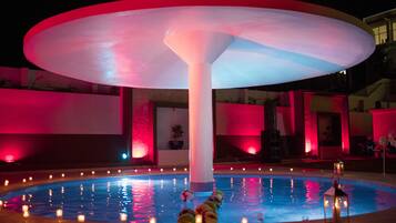 Piscine couverte, piscine extérieure