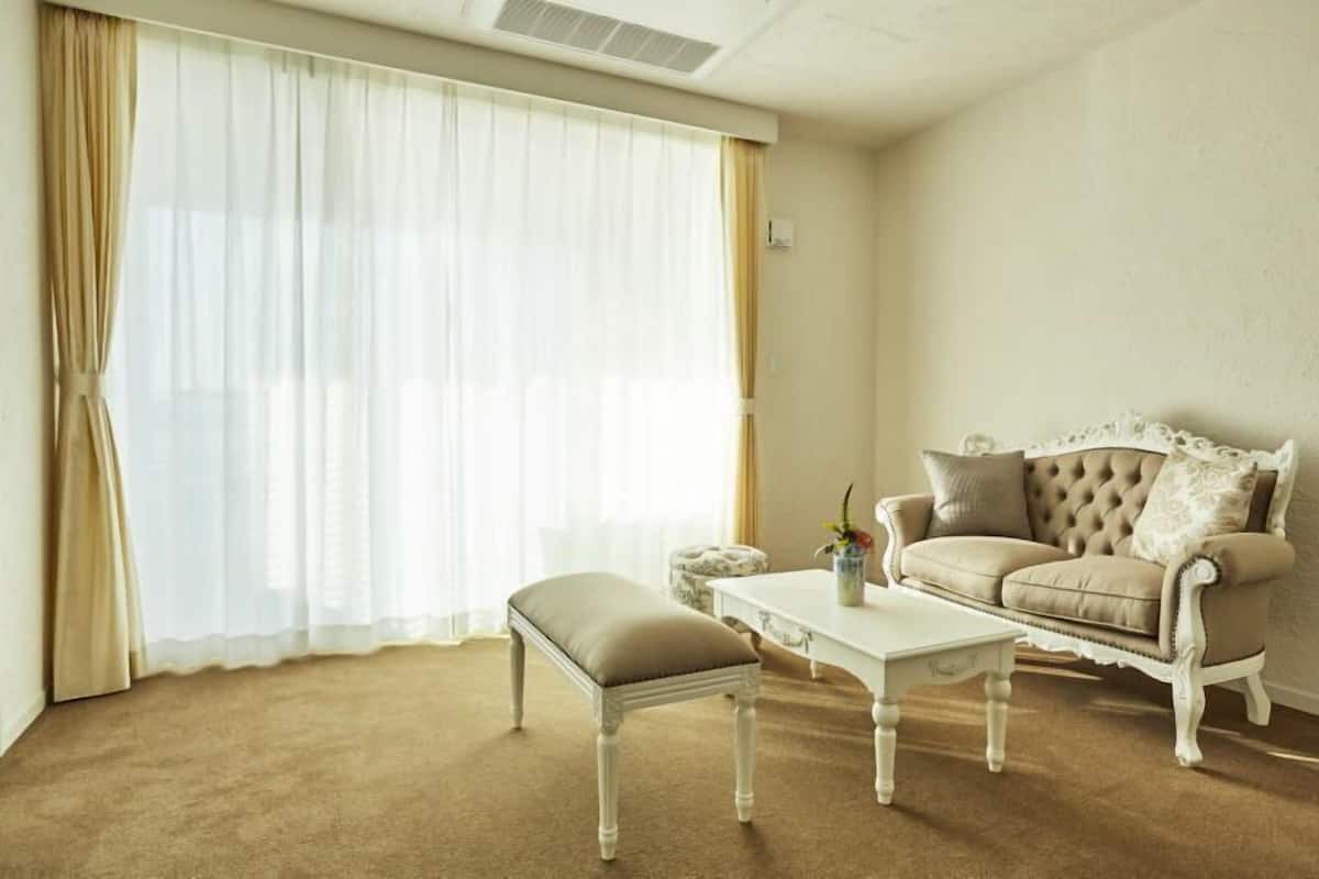 Living area | Flat-screen TV