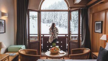 Chambre Prestige Vue Pistes | Coffres-forts dans les chambres, bureau, rideaux occultants