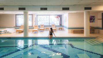 Indoor pool, pool loungers