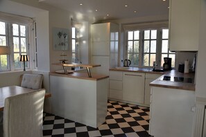 Private kitchen - Villa Romantica (Borgsum)