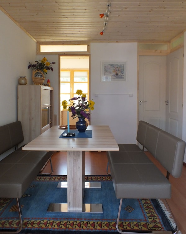 Comfort House, 1 Double Bed with Sofa bed, Non Smoking | In-room dining